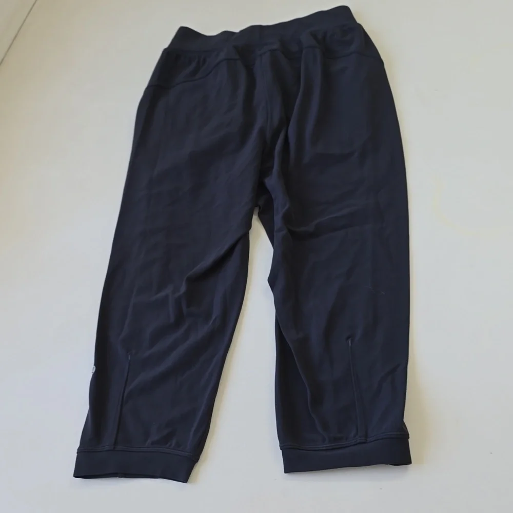 Lululemon Rejuvenate Crop *18